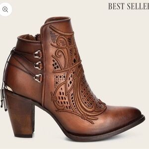 New best seller cuadra boots 
Size 6 1/2